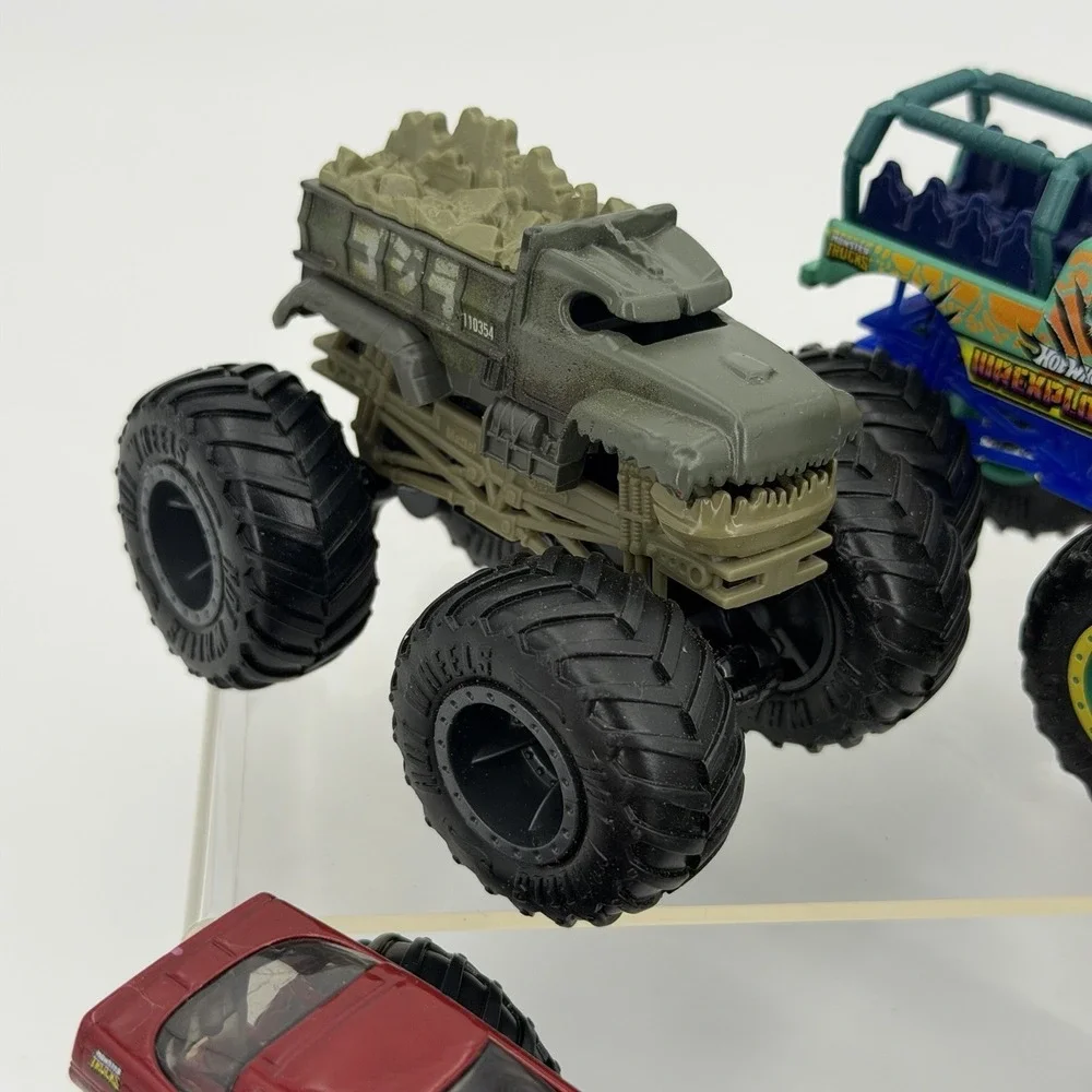 Hot Wheels Monster Jam Diecast 1:64 Wrexplorer Rare Jurassic World Fried Fire